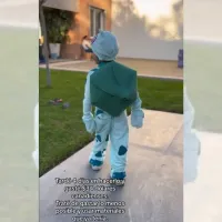 Mujer se vuelve viral tras fabricarle increíble disfraz de Pókemon a su hijo en Halloween
