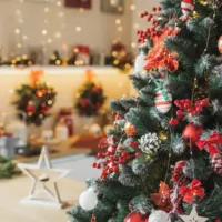 ¿Dónde puedo descargar tarjetas de navidad gratis para enviar por WhatsApp?