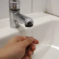 Corte de agua en Santiago ¿A qué hora empieza y qué comunas no tendrán suministro?