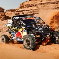 Chaleco López gana su primera etapa en el Dakar 2024 y se acerca al liderato general