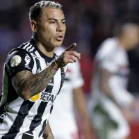 Eduardo Vargas regresa al fútbol tras cuatro meses en dura caída del Atlético Mineiro