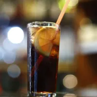 ¿Happy Hour? Hoy se celebra el Día de la Piscola y aquí te damos la receta para disfrutar de la preparación nacional