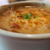Sopa de cebolla receta: Sorprende con este delicioso plato que te dejará como chef con tus invitados