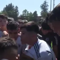 La arenga del regalón de Jordhy Thompson: \&#039;Esto es Colo Colo, lo más grande que existe\&#039;
