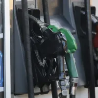 ¡Volvió a subir la bencina! Revisa los descuentos disponibles para ahorrar en combustible