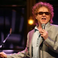 ¡Vuelven a reunirse! Simply Red regresa a Chile con formación original y anuncian concierto