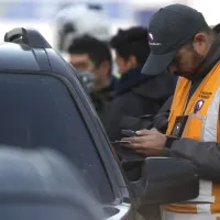 Ojo que hay plazo: Las multas por no grabar tu patente en vidrios y espejos del vehículo