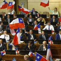 Diputados aprueban entonar el himno nacional en colegios obligatoriamente
