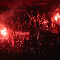 Árbitro denuncia a los hinchas de U. de Chile por bengalas y el lanzamiento de monedas