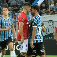 Diego Costa se quiere hacer el malo con defensa de Huachipato: ¿Tendrá mal aliento?