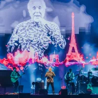 Tom Jones enciende el escenario con un espectáculo lleno de emoción, historia y éxitos