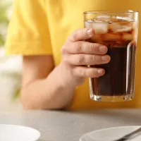 ¿Hay diferencias entre la bebida cola zero, light o normal? Qué es menos sano según expertos