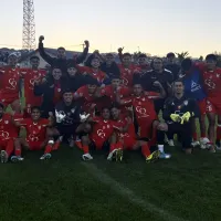 Colegio Quillón es el albo rival de Colo Colo en Copa Chile: festejan con camiseta del Cacique