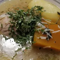 Cazuela de pollo: Receta de la tradicional sopa chilena para reconfortarte en días fríos