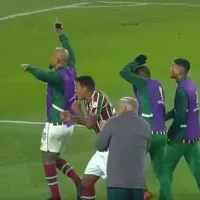 Felipe Melo se burló de los hinchas de Colo Colo en el estadio Monumental