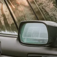 ¿Cómo desempañar los vidrios del auto? Las mejores técnicas para los días fríos