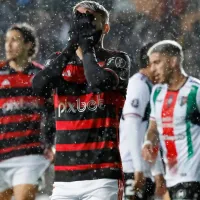 Hinchas de Flamengo aprietan a jugadores tras derrota con Palestino