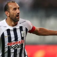 Hernán Barcos mete miedo a Colo Colo con doblete en triunfo de Alianza Lima