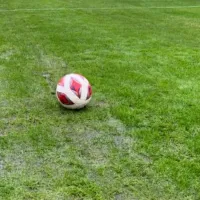Lluvia en Santiago deja consecuencias en el fútbol: Suspenden duelo en Primera B