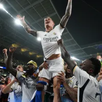 Toni Kroos se despide del Real Madrid como campeón de Champions y sus compañeros lo suben en andas