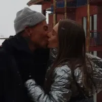 El paseo por la nieve de Eduardo Vargas y su novia: ¿La convence para venir a U de Chile?