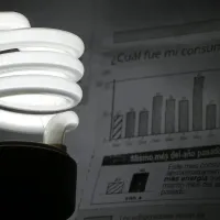 ¿Puedo postular al Subsidio Eléctrico para las cuentas de la luz si tengo deudas?