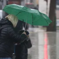 ¿Hasta qué hora llueve hoy en Santiago? Revisa cómo estará el tiempo por hora este 5 de agosto