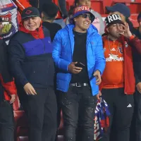 Palestino le pega un palo a hinchas de U de Chile que apoyaron a Independiente de Medellín