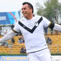 Esteban Paredes va por otro récord: el máximo goleador profesional chileno de todos los tiempos