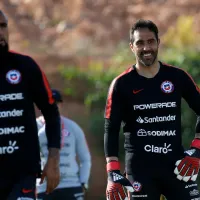 Claudio Bravo pone de ejemplo a Vidal para explicar por qué no se retiró en Colo Colo