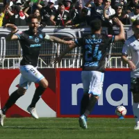 Joaquín Larrivey le tira flores a Ronald Fuentes y su compañeros tras marcarle tres goles a Colo Colo