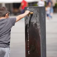 Emiten aviso meteorológico por altas temperaturas en varias regiones de Chile