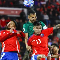 Suspendidos: los tres titulares de la Roja que no jugarán contra Brasil en Eliminatorias