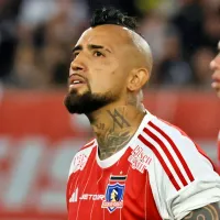 “Aunque les duela, soy…”: Vidal con celular en mano enciende todo en la previa de los duelos de la Roja