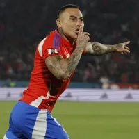 Eduardo Vargas enciende la polémica con Carlos Palacios en la Roja: compañero de Colo Colo le da like