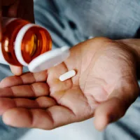 ¿Puedo tomar medicamentos vencidos? Especialista explica si hacen efecto y posibles riesgos