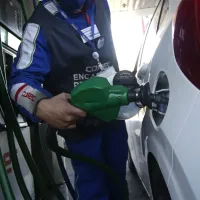 ¿Sube o baja la bencina? Esto pasa con el precio de los combustibles