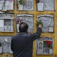 Revisa el horario de los cementerios abiertos hoy 1 de noviembre