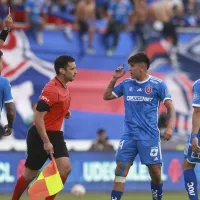 ＂Ladrones＂: polémicos árbitros del duelo de la U de Chile son increpados a la salida del Estadio