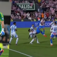 El Dibu Martínez quedó mudo: Paraguay le marca golazo de chilena a Argentina