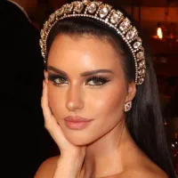¿Quién es Emilia Dides? La artista chilena va por la corona del Miss Universo 2024