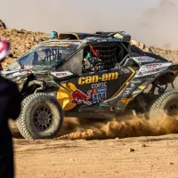 Chilenos en Rally Dakar 2025: Chaleco López se aleja de líderes tras etapa de 48 horas