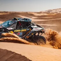 Chilenos en Rally Dakar 2025: Chaleco López gana la tercera etapa y hace historia