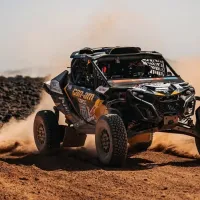 Chilenos en Rally Dakar 2025: Chaleco López gana la quinta etapa y acecha al líder