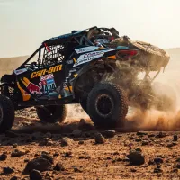 Chaleco López bate récord Panamericano en el Dakar