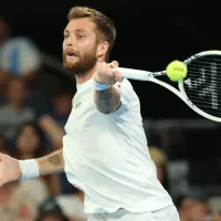 Australian Open vive el susto del año: ＂Enemigo＂ de Nico Jarry se desploma en pleno juego