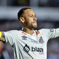 Ovacionado y capitán: Neymar vuelve a jugar en el Santos y casi marca un megagolazo