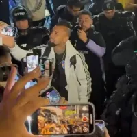 Arturo Vidal es recibido como clase mundial por los hinchas del Bucaramanga: “Es el Rey Arturo”