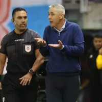 Piden reemplazante para Tiago Nunes en la Católica tras fracaso en Copa Chile