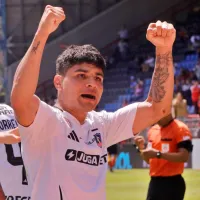 Figura de Vélez marca en goleada, se lo dedica a Claudio Aquino y así reacciona el 10 de Colo Colo